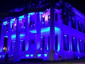 Texas-Governors-Mansion-Blue-Light-640x480