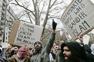 1341-Muslimprotests4321.jpg