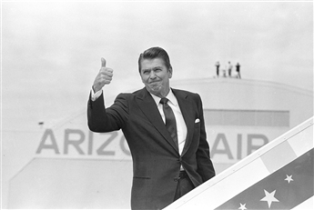 [Image: 4156-Reagan%20thumbs%20Up.jpg]